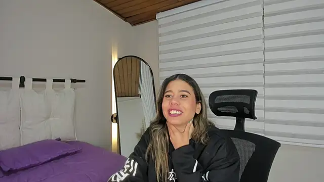 Rachell criss online show from December 3, 3:42 am