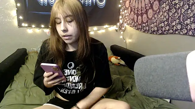 London Ray online show from July 8, 12:24 am