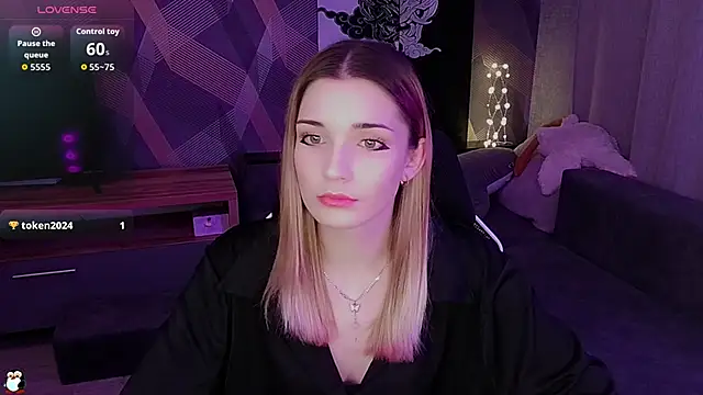 Sandy Belle online show from November 26, 5:25 pm