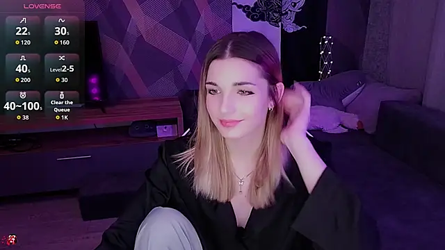 Sandy Belle online show from December 2, 11:51 pm