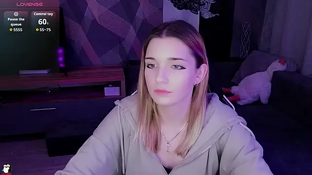 Sandy Belle online show from November 7, 9:42 pm