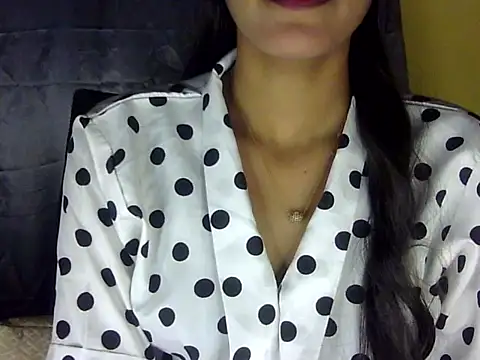 Snapshot of zara_Khan0 chatting on October 3, 2:44 pm zara Khan0 online show from October 3, 2:44 pm