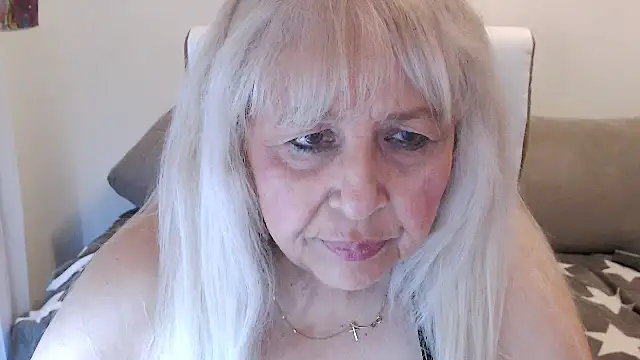 Snapshot of SusiLifeXXX chatting on September 13, 9:01 pm SusiLifeXXX online show from September 13, 9:01 pm