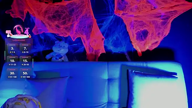 madiixwatson online show from October 27, 10:44 am