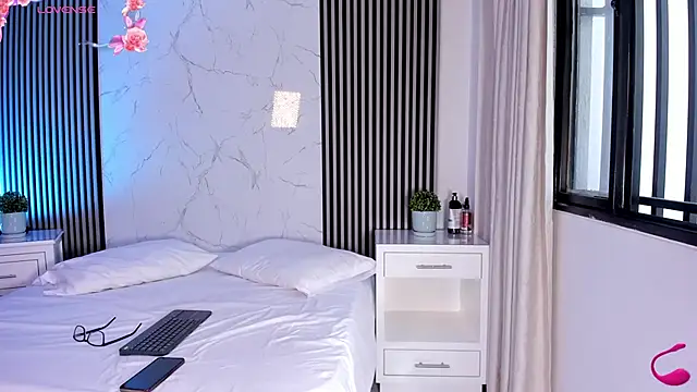 JackAndRosse  online show from November 14, 1:11 pm