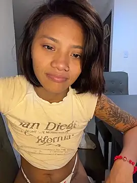 Nia Desire online show from May 22, 9:40 am