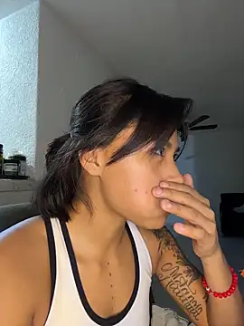Nia Desire online show from May 20, 6:21 am