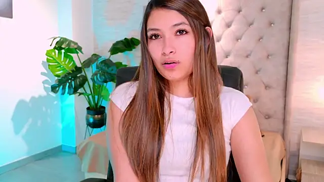 Snapshot of Abrill_cute chatting on September 13, 2:30 am Abrill cute online show from September 13, 2:30 am