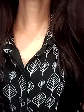 Snapshot of Queen_Pooja7 chatting on September 11, 4:07 pm Queen Pooja7 online show from September 11, 4:07 pm