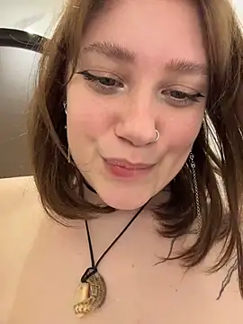 lucy-joy online show from April 29, 11:35 am