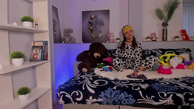 AlicePill online show from November 18, 2:45 am