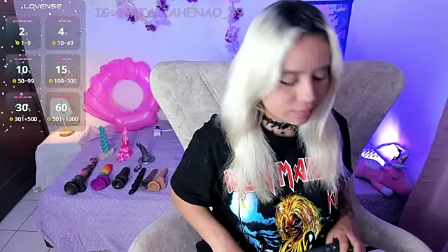 Nataliahenao69 online show from May 7, 12:15 am