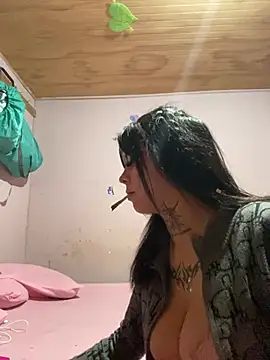 kiittyselenita online show from May 2, 3:43 am