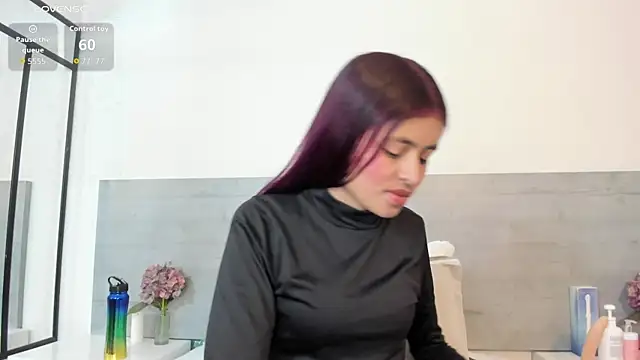 sunnyWhitee online show from April 29, 7:19 pm