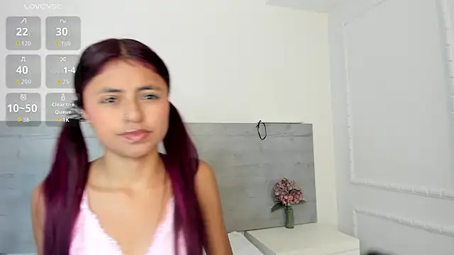 sunnyWhitee online show from June 9, 7:24 pm