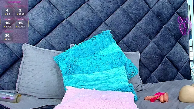 Snapshot of Lisa_Louis chatting on October 10, 6:29 am Lisa Louis online show from October 10, 6:29 am