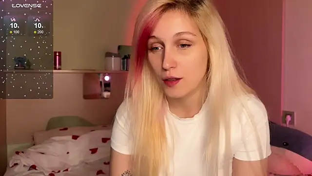 Snapshot of _Annabel_Myr_ chatting on October 15, 11:35 am Annabel Myr online show from October 15, 11:35 am