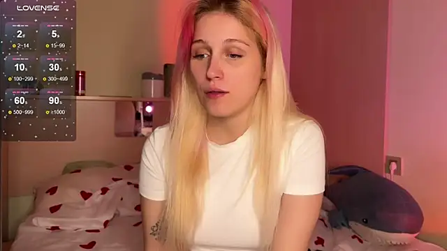 Snapshot of _Annabel_Myr_ chatting on October 16, 4:09 pm Annabel Myr online show from October 16, 4:09 pm
