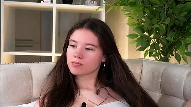 WiloneBoardley online show from June 21, 2:37 am