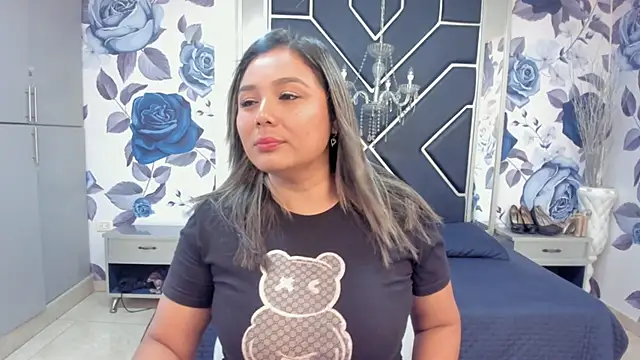 LatinaHoleQueen online show from November 10, 2:34 pm