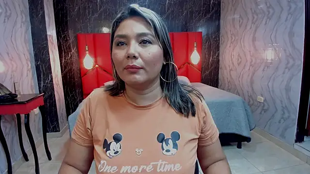 LatinaHoleQueen online show from July 11, 3:34 pm