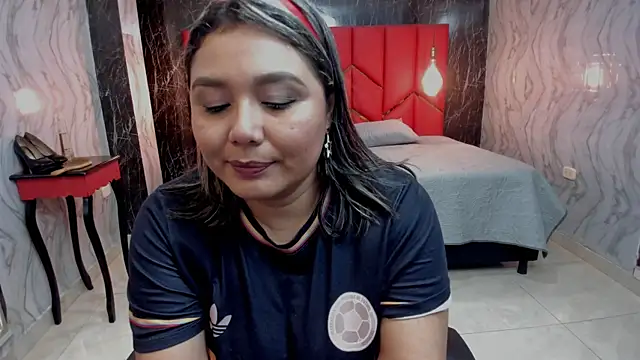 LatinaHoleQueen online show from July 7, 3:37 pm
