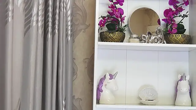 AlexisDevine online show from February 17, 5:40 am