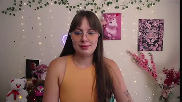 Amanda Bright  online show from July 17, 11:25 am