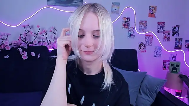 Megan--chan online show from January 17, 5:53 pm