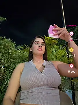 BellaLeclair online show from May 2, 12:47 am