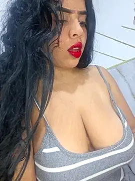 Yemaly Lee online show from May 4, 9:07 pm