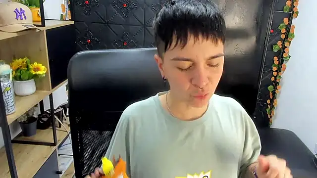  Hannah Hot online show from February 24, 8:24 am