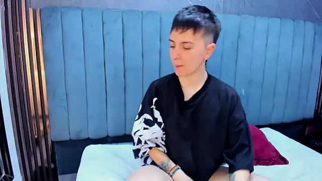  Hannah Hot online show from February 2, 2:43 am