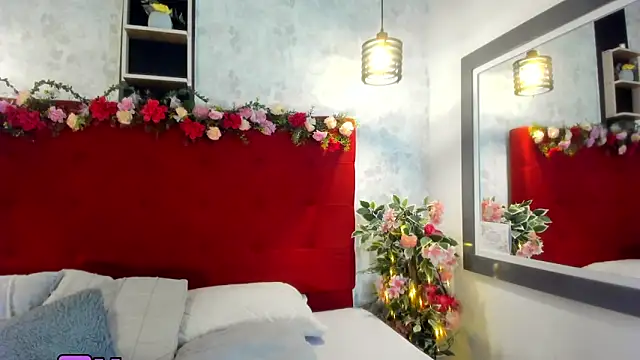 SarahEscobarr online show from November 27, 6:05 am