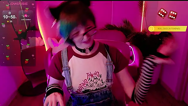 CoralineYoung online show from February 1, 7:07 am