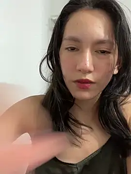 LilyThea online show from October 23, 11:55 pm