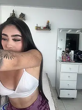 EmiilyEvans  online show from July 23, 4:48 pm