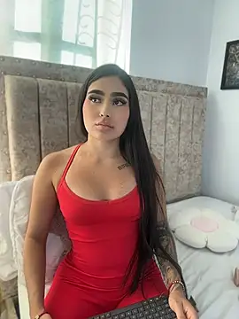 EmiilyEvans  online show from July 30, 9:04 pm