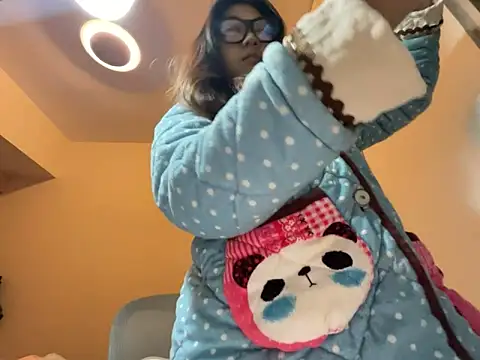 xena0501 online show from November 27, 6:44 pm