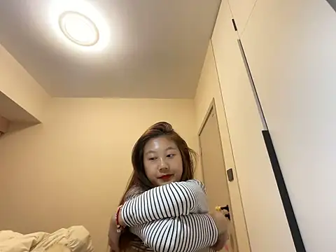 xena0501 online show from February 21, 3:02 pm