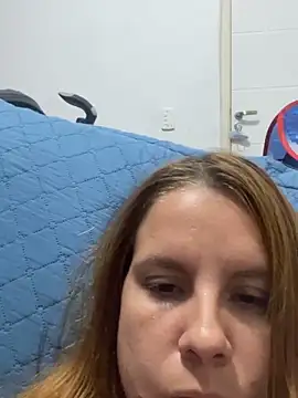 Snapshot of Lazinha18 chatting on October 8, 1:54 am Lazinha18 online show from October 8, 1:54 am