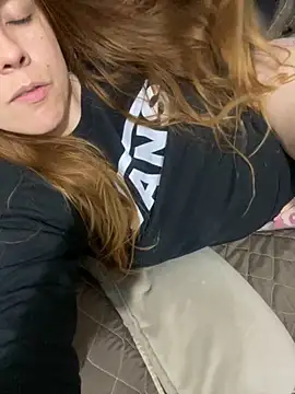 Snapshot of Lazinha18 chatting on September 27, 3:47 am Lazinha18 online show from September 27, 3:47 am