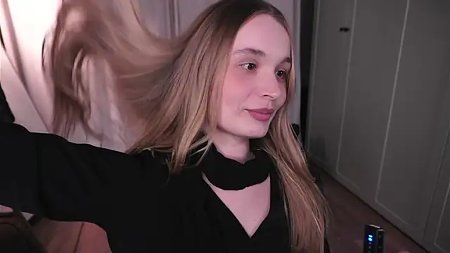 lisa schiele online show from March 10, 8:13 pm