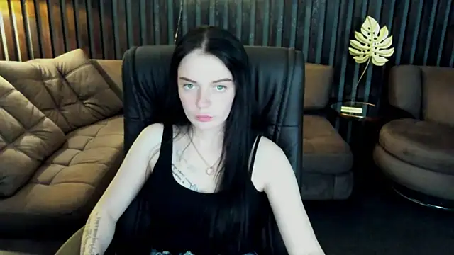 Olivia  Li online show from May 6, 11:58 am