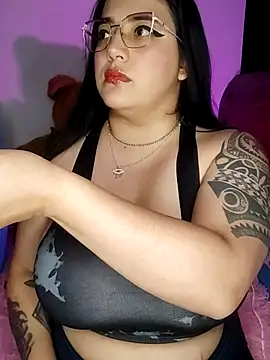 Snapshot of kittenFreyja_ chatting on October 3, 1:33 am kittenFreyja  online show from October 3, 1:33 am