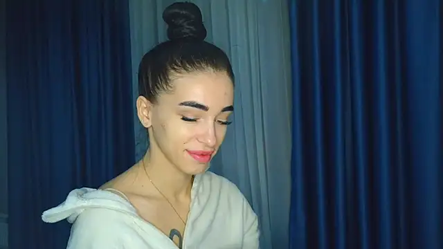 EvaMelnik online show from November 20, 4:30 pm