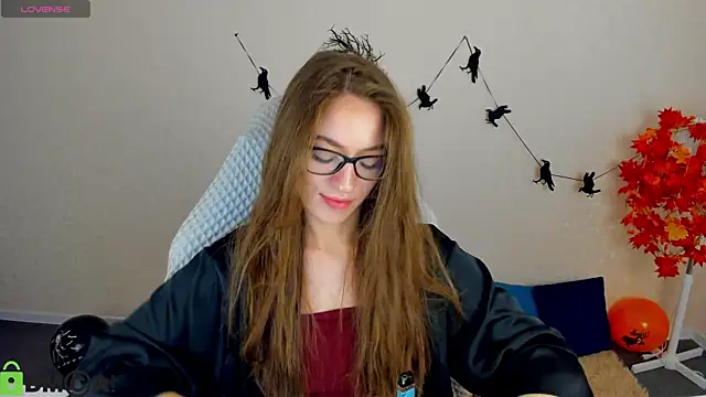 Agnes Wells online show from November 3, 9:24 am