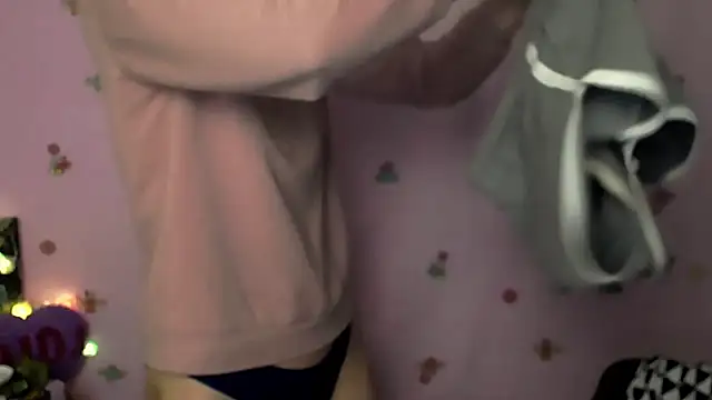 FeelMe   online show from December 4, 1:24 pm