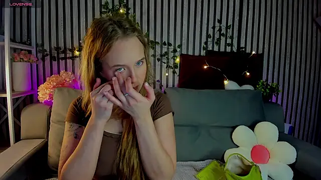 Casey Sweeet online show from March 10, 1:09 am