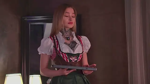 Snapshot of AriWild chatting on September 30, 4:40 am AriWild online show from September 30, 4:40 am